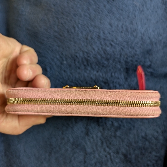 FENDI pink Leather zip around Wallet, 4.5x3x.5", WITH FENDI BOX, with RFID,EUC - Picture 14 of 14